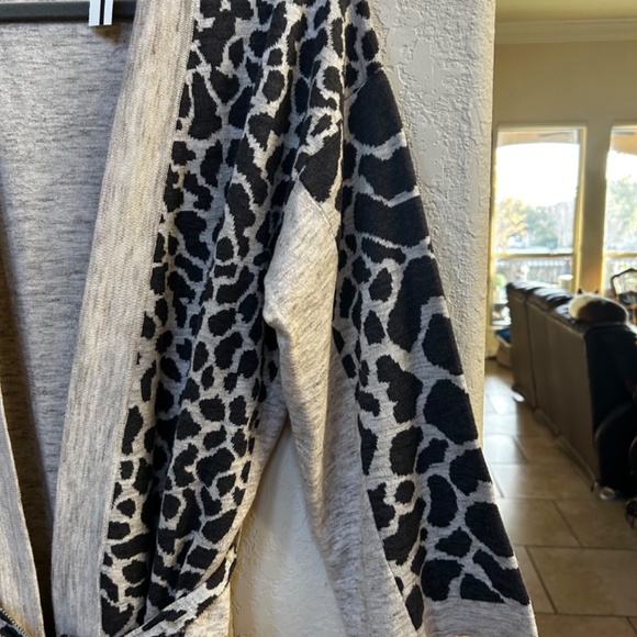 Cullen Animal Print Cardigan with Belt. NWT - Picture 4 of 6
